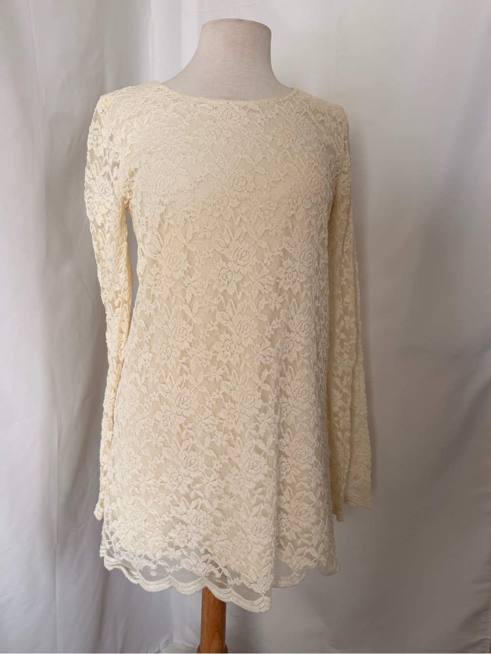 Forever 21 Cream Lace Long-Sleeve Tunic Dress